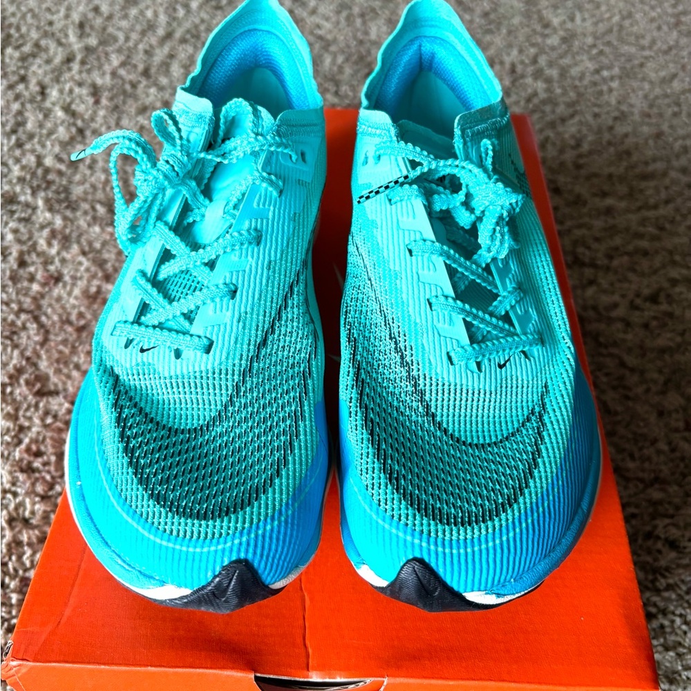 Nike Women's Turquoise Sneakers